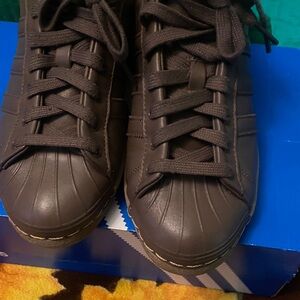 Adidas Superstar Lux Unisex
Men size 7/Women size 8